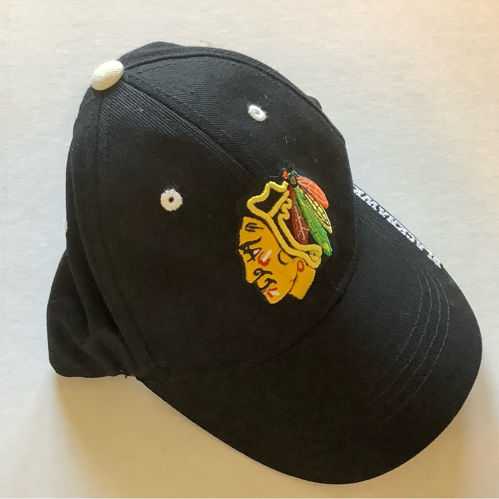 NEW:  Chicago Blackhawks NHL Black Hat with Embroidered Logo (adjustable)